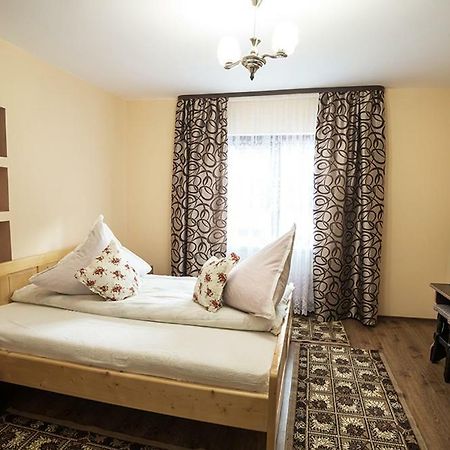 Casa Ionescu Hotel ซาโดวา ภายนอก รูปภาพ