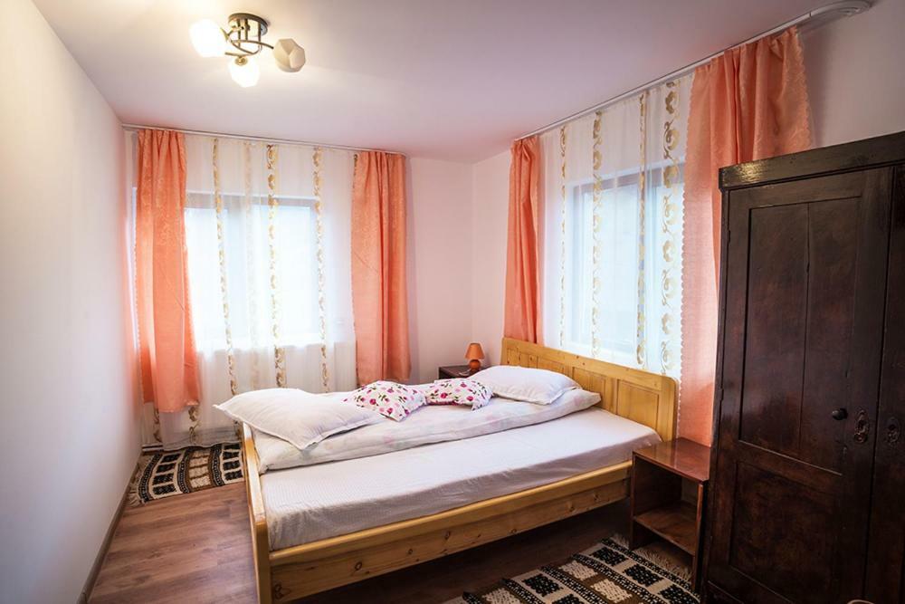 Casa Ionescu Hotel ซาโดวา ภายนอก รูปภาพ